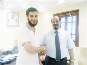 دعوض العنزي متحدثا الى الزميل ناصر الخالدي﻿