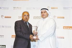 د علي دشتي متسلما جائزة كي جي ال كافضل شركة لوجستية عن 2010﻿
