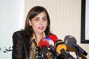 درولا دشتي متحدثة في اللقاء