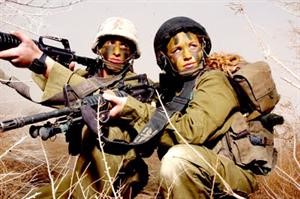 مجندات اسرائيليات خلال تدريبهن