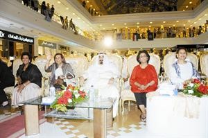اللواء الشيخ احمد الخليفة والشيخة فريحة الاحمد والشيخة شيخة العبدالله والشيخة نعيمة العبدالله ودموضي الحمود خلال الحفل