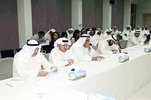 جانب من الحضور في ندوة جمعية الخريجين
