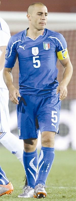 مدافع ايطاليا وقائد الازوري فابيو كانافارو ظهر بمستوى متواضع وكان على راس قائمة اسوا اللاعبين