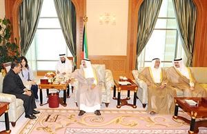 صاحب السمو الامير الشيخ صباح الاحمد مستقبلا السفير الاندونيسي﻿
