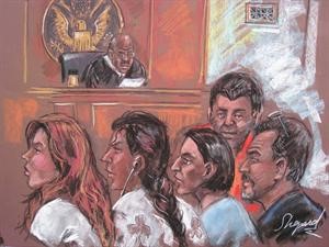 صورة مرسومة لخمسة من المتهمين بالانتماء لشبكة تجسس روسية لدى مثولهم امام محكمة نيويورك امس الاول			افپ﻿
