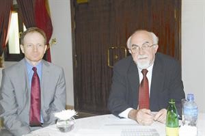 السفير الپولندي يانوش شفيدو والمستشار التجاري اندجي كميندسكي خلال الندوة	محمد ماهر﻿