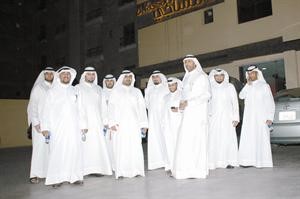 عدد من موظفي البنوك الاسلامية خلال اعتصامهم امام النقابة العامة للبنوك﻿