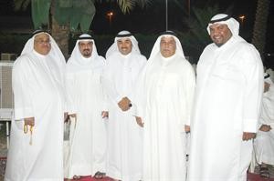 عبدالله اليحيا ومحمد الجاسم واحمد الديين مع بعض الحضور