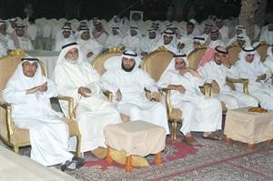 دعبدالله النفيسي وفهيد الهيلم وجانب من الحضور في ندوة البراك