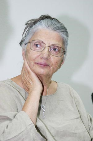 مريم نور اثناء استضافة الانباء لها عام 2003