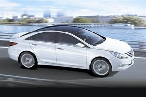 هيونداي سوناتا 2011 أفضل سيارة عائلية متوسطة الحجم بسعر معقول في أميركا