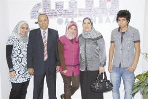 منة الله حسن مع عائلتها
﻿
