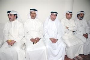 محمد الدويسان متوسطا بعض الحضور