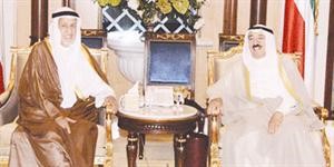 صاحب السمو الامير الشيخ صباح الاحمد خلال لقائه عبدالعزيز العدساني