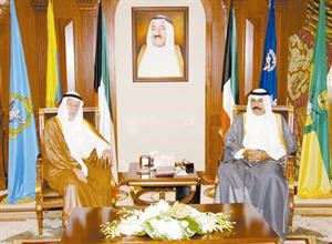 سمو ولي العهد الشيخ نواف الاحمد مستقبلا العدساني