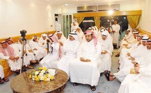 جانب من الحضور في حفل العشاء الذي اقامه الهاجري بمناسبة الافراج عن الجاسم﻿