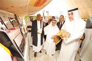 جولة في معرض صور عن انجازات المرحوم عبدالله العثمان﻿