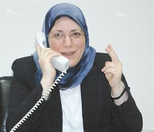 العفيفي ترد على اسئلة المتصلين