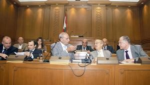 رئيس مجلس النواب نبيه بري مترئسا اجتماعا للجان النيابية لبحث ملف النفط في البرلمان امسمحمود الطويل
