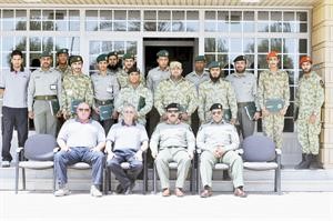 المشاركون في الدورة التاسيسية في لقطة جماعية
