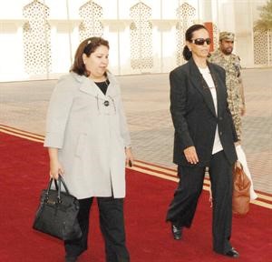 الشيخة امثال الاحمد قبيل مغادرتها البلاد
