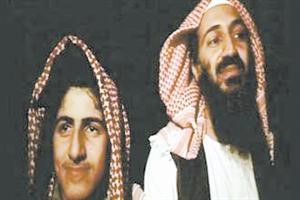 عمر بن لادن على اليسار صبيا وعلى اليمين والده اسامة بن لادن﻿