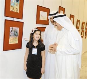 الرفاعي يطلع على بعض اعمال الناشئة
