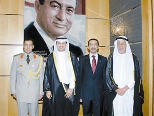 دبدر الشريعان وعبدالعزيز العدساني يهنئان
