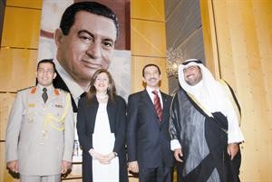الشيخ ثامر العلي يقدم التهاني للسفير المصري طاهر فرحات