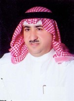 المستشار الأستاذ بلا مكتب في البلدي منذ عامين