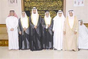 عبدالرحمن المزروعي ومحمد المسباح يهنئان﻿