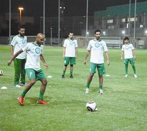 لاعبو العربي في احد التدريبات قبل معسكر القاهرة﻿