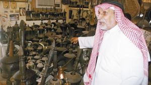 يعرض مجموعته من الدلال العلاقة النادرة