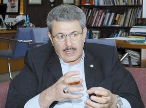 رئيس المركز العلمي ممجبل المطوع ﻿