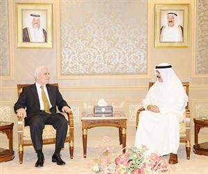الشيخ محمد الخالد مستقبلا السفير بسام عبدالمجيد
