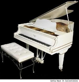 بيانو الفيس بريسلي بمليون دولار