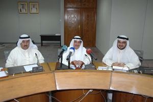 سعود سالم﻿﻿دعبدالكريم جعفر متوسطا محمود العبدالهادي وحسين الفراج﻿