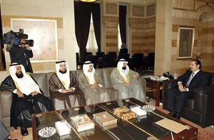 رئيس الوزراء اللبناني سعد الحريري مستقبلا النواب دوليد الطبطبائي ودحسن جوهر ودجمعان الحربش ومحمد هايف