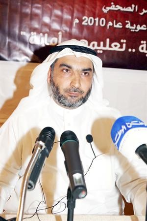 جمال الشطي متحدثا