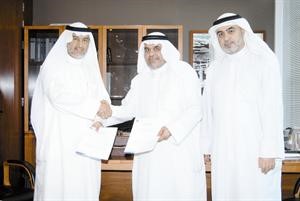 جانب من توقيع الاتفاقية
