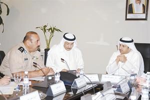 دبدر الشريعان وماحمد الجسار واللواء دمصطفى الزعابي خلال اجتماع لجنة الترشيد
﻿