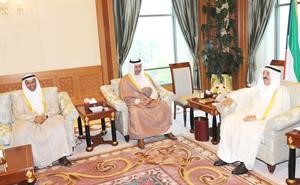 صاحب السمو الامير مستقبلا الشيخ جابر المبارك ودجاسم التمار
