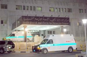 سيارات الاسعاف تنقل المرضى الى مركز حسين مكي الجمعة﻿