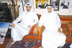 الحاج علي البغلي مع نجله