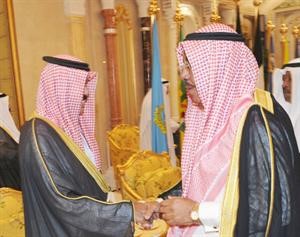 الشيخ جابر الخالد مهنئا سمو ولي العهد الشيخ نواف الاحمد
