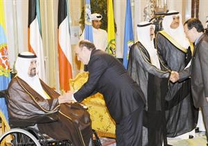 صاحب السمو الامير الشيخ صباح الاحمد وسمو رئيس الحرس الوطني الشيخ سالم العلي يتلقيان التهاني من سفير المغرب محمد بلعيش