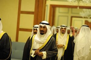 الشيخ علي الجابر لدى وصوله للتهنئة