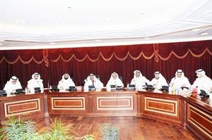 محمد الجبري متوسطا المشاركين في اجتماع لجنة متابعة الاسعار