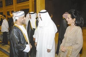 ديبلوماسي عماني يهنئ