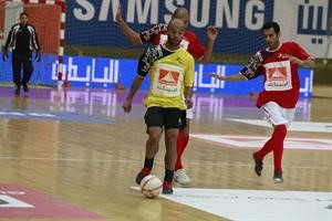 هجمة مضادة من فريق الفليج على مرمى زين
